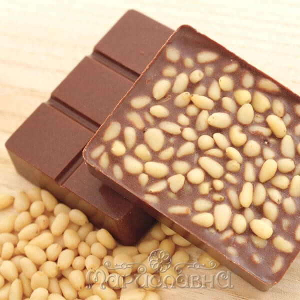 Шоколад молочный "Кедровый орех и ваниль" Мариславна